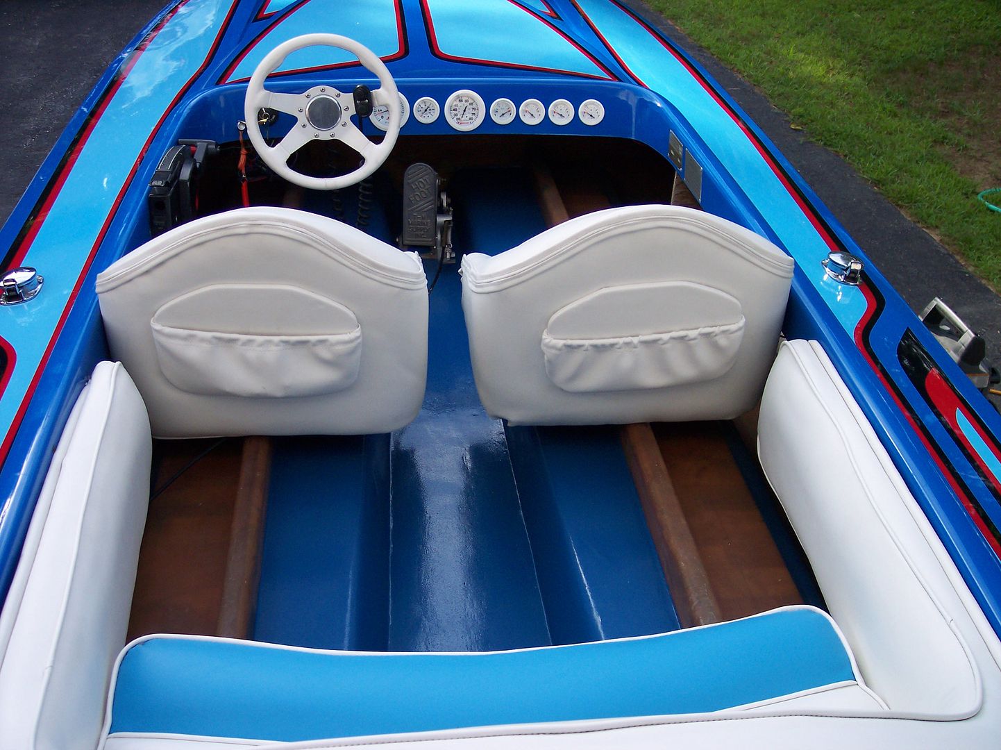 18' Centurion Pickle Fork Tunnel Hull Outboard With Or Without Power